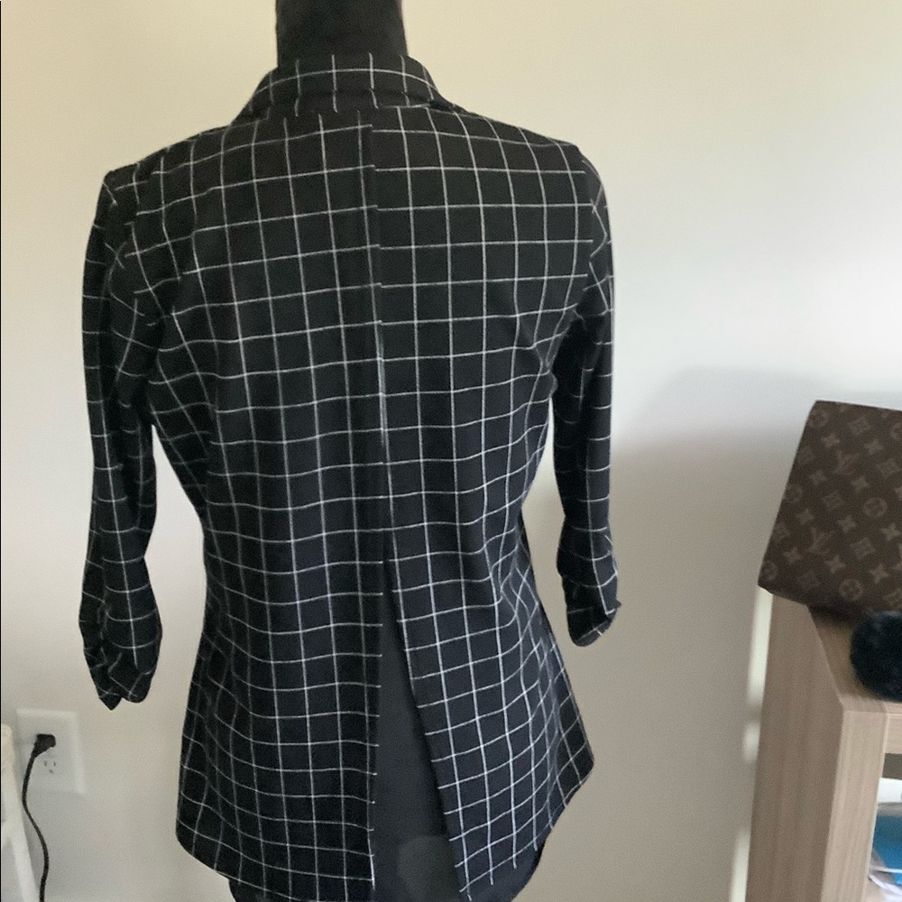 Blazer - Picture 4 of 8